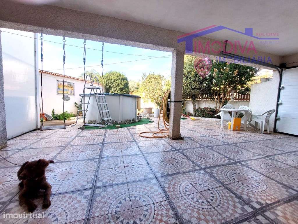 Moradia T4 com aquecimento e garagem em Figueiró dos Vinhos-26