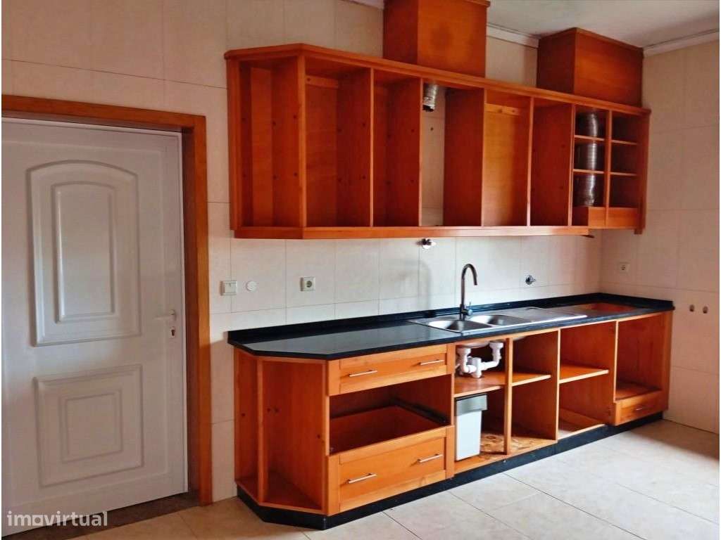 Moradia T3 em Santo Tirso - Retoma de banco-4