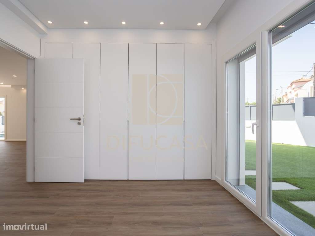 R291 Moradia T3 Duplex com áreas fabulosas-10