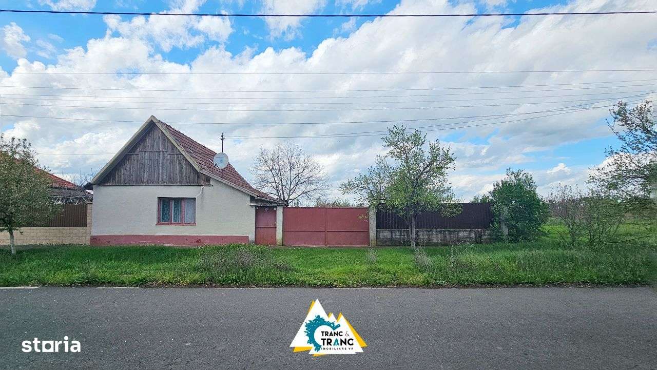 Casă cu 2 camere în stil tradițional, în Iratoșu - Imagine principală: 1/20