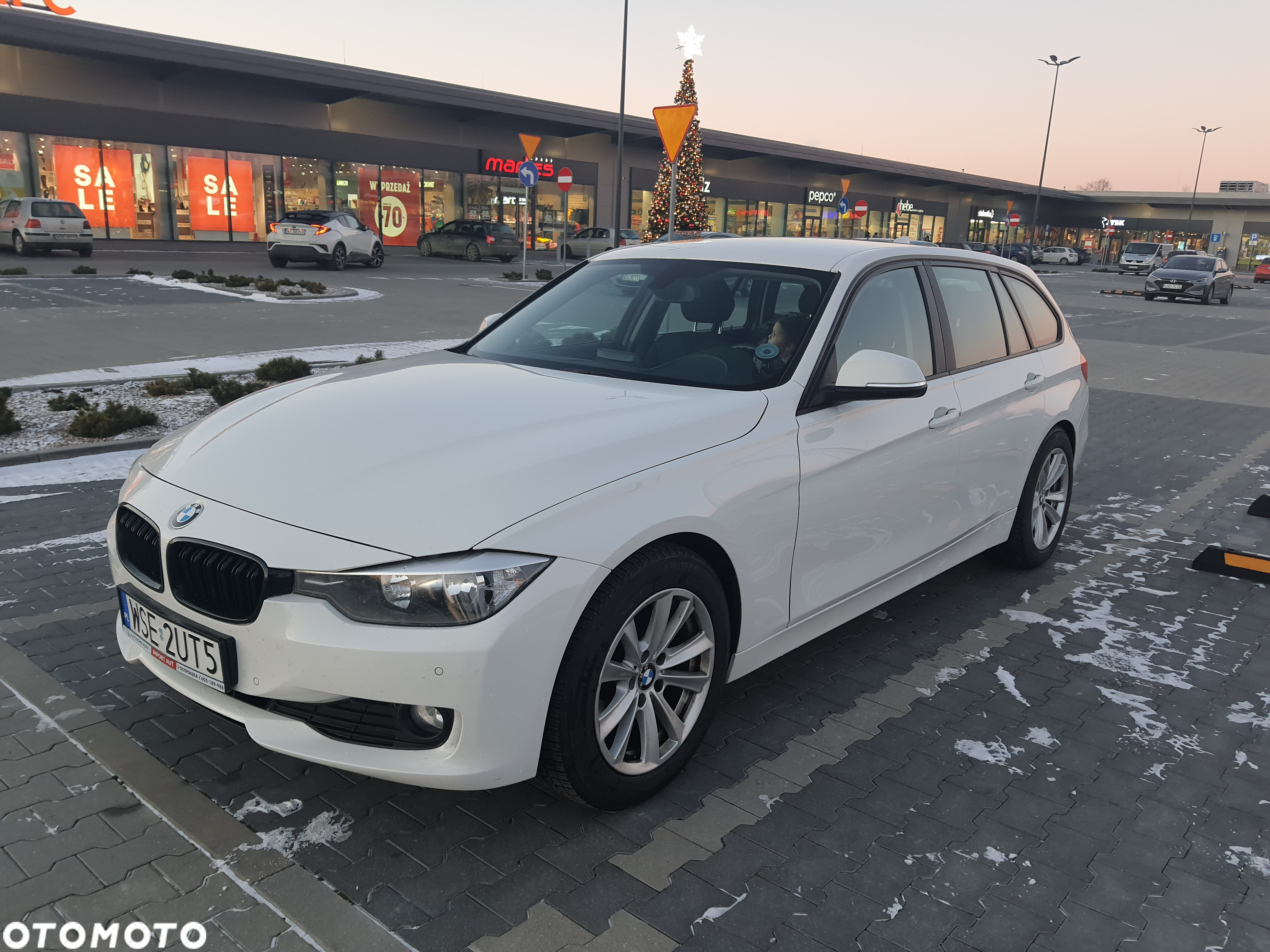 BMW Seria 3 318d DPF Touring - 18