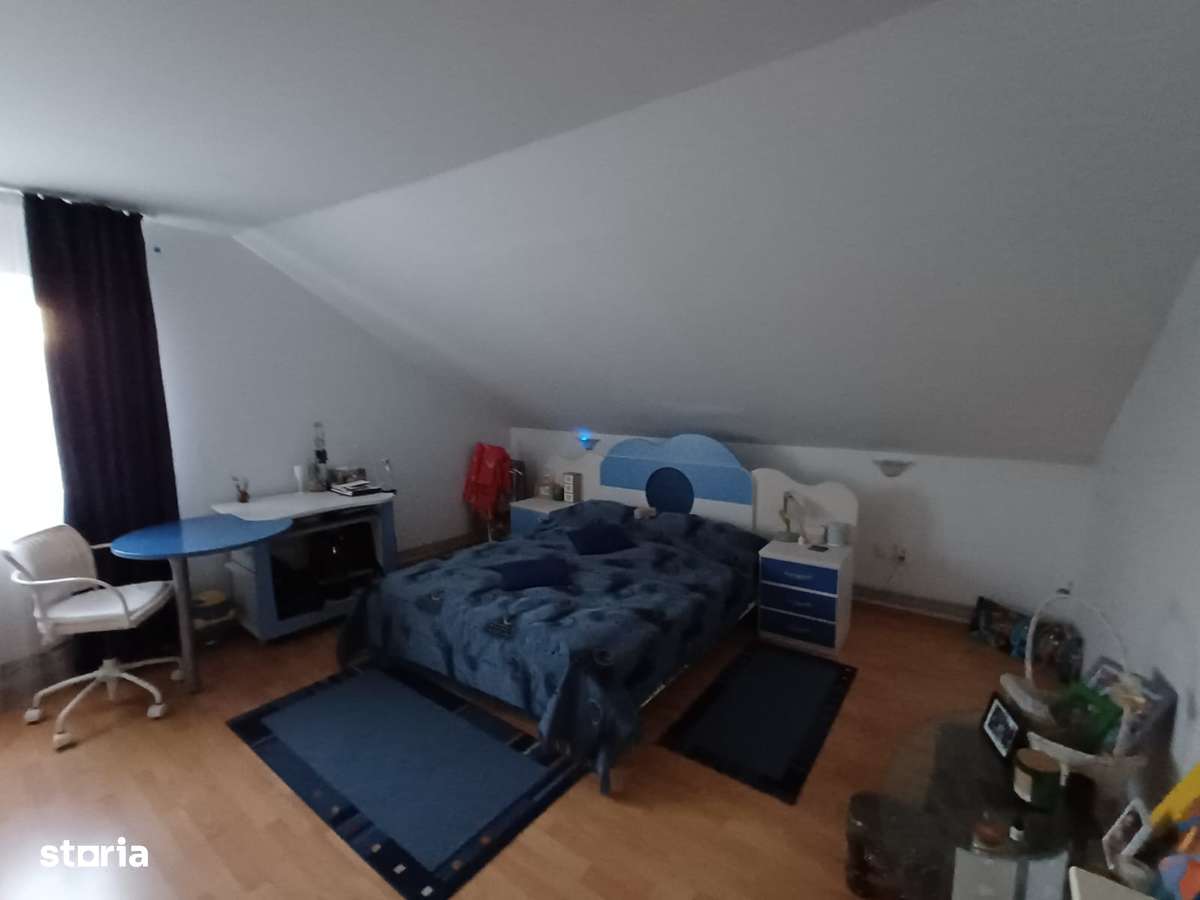 Casa de vanzare Codlea 299.00 euro - 7 camere,300 mp -  834 mp curte.-11