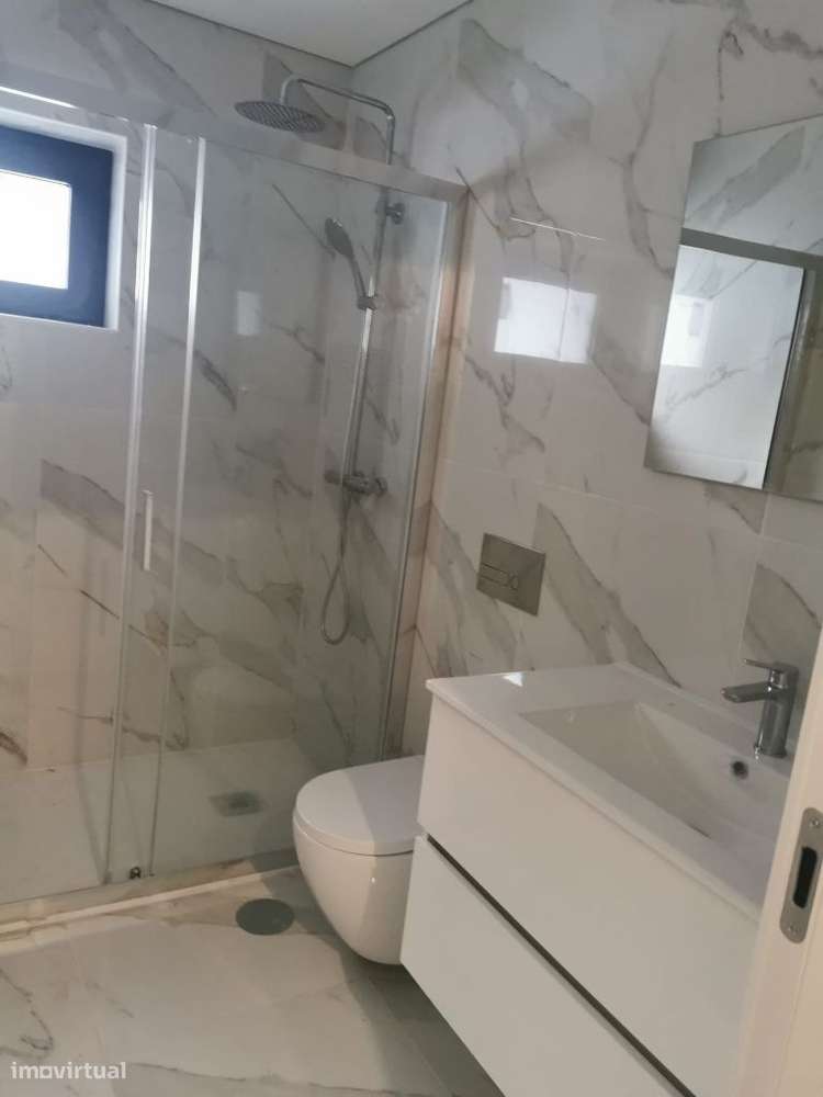 Moradia T3+1 em São Torcato - Guimarães-7