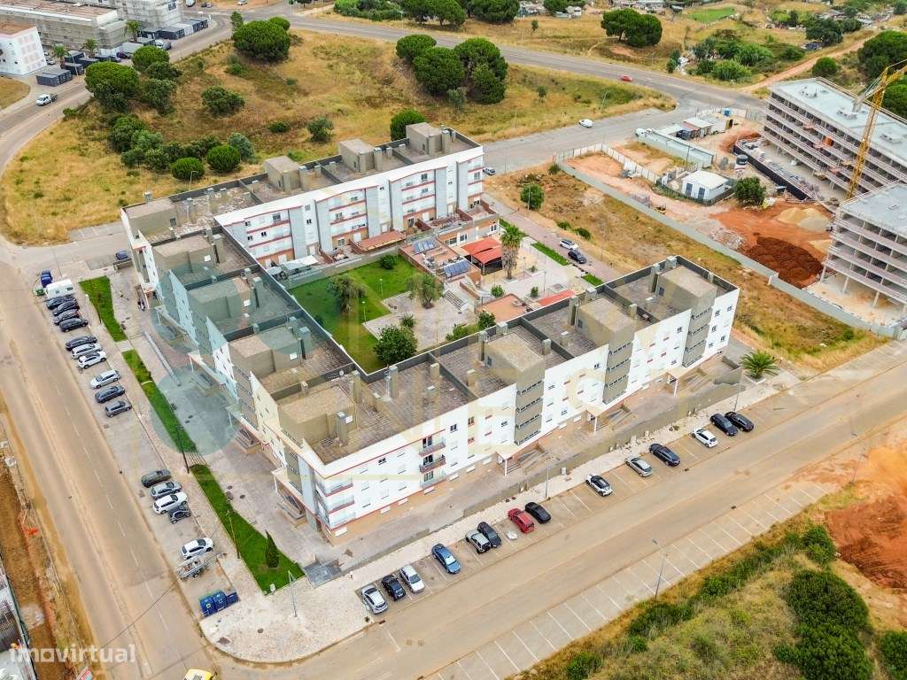 Apartamento T2 com elevador, parqueamento e arrecadação nas Manteig...-37