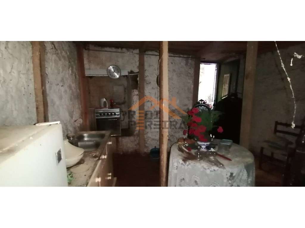 Prédio para reabilitação no Paço do Lumiar, com elevado potencial d...-24