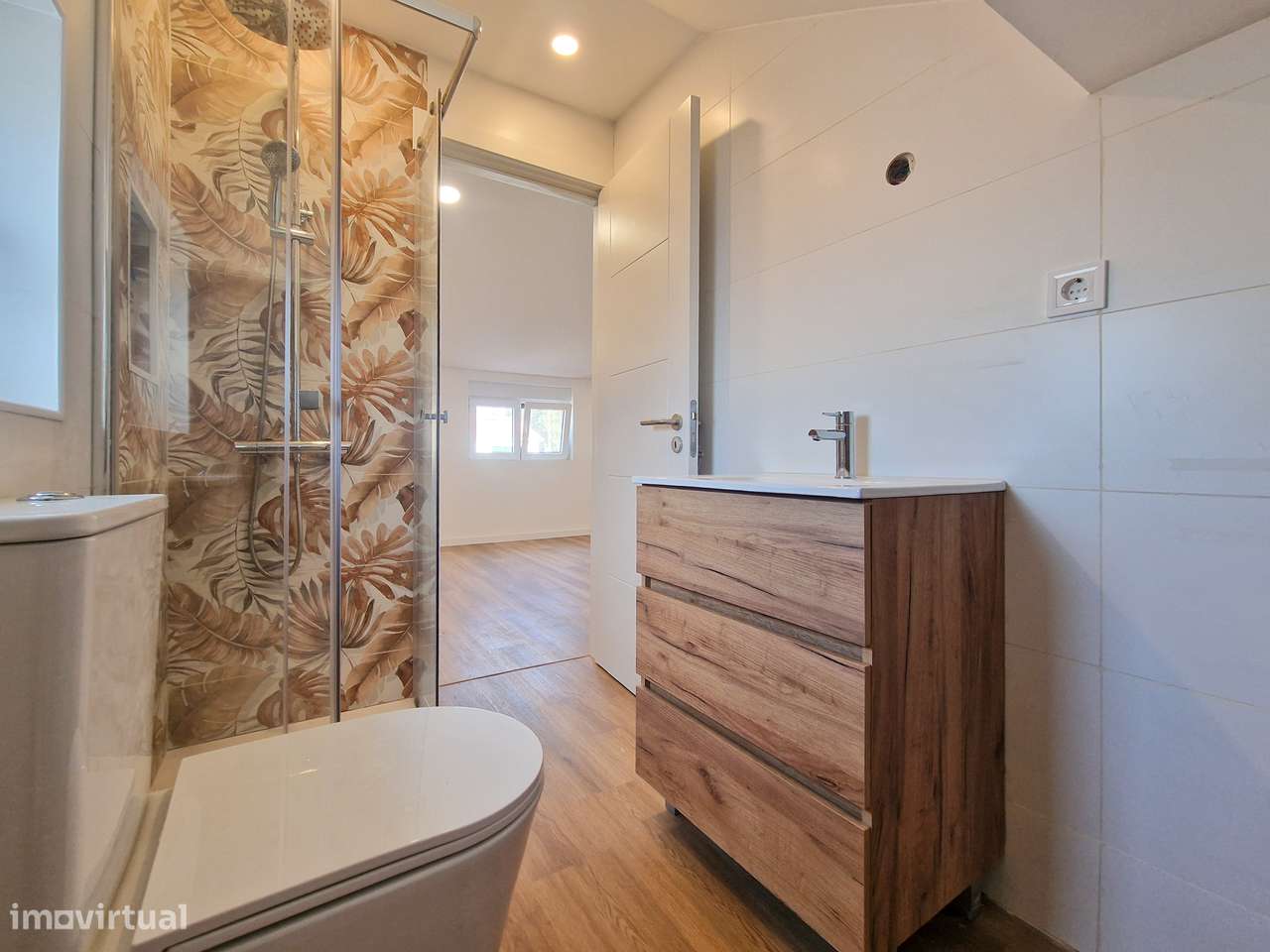 Moradia 4 ass. totalmente remodelada - possibilidade de quarto no r/c-30