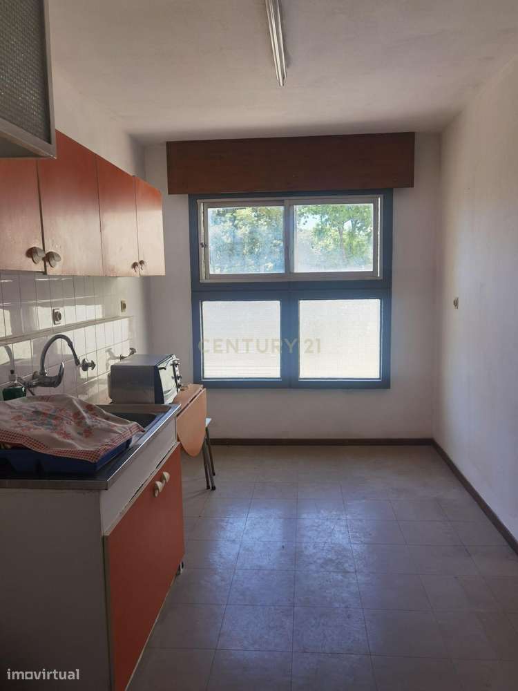 Apartamento T2 Quinta do Rouxinol, Corroios.-13
