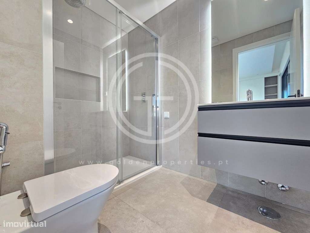 Moradias em Banda T4 em Montenegro, Faro-14