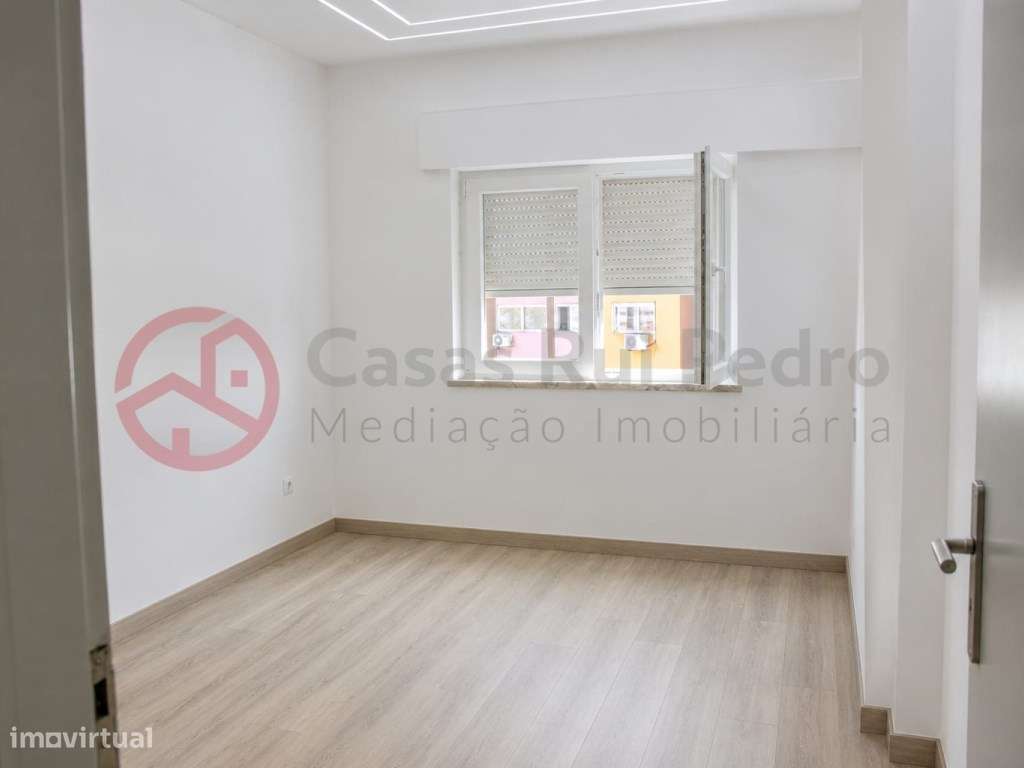 Apartamento T3 com excelentes áreas, Paivas-16