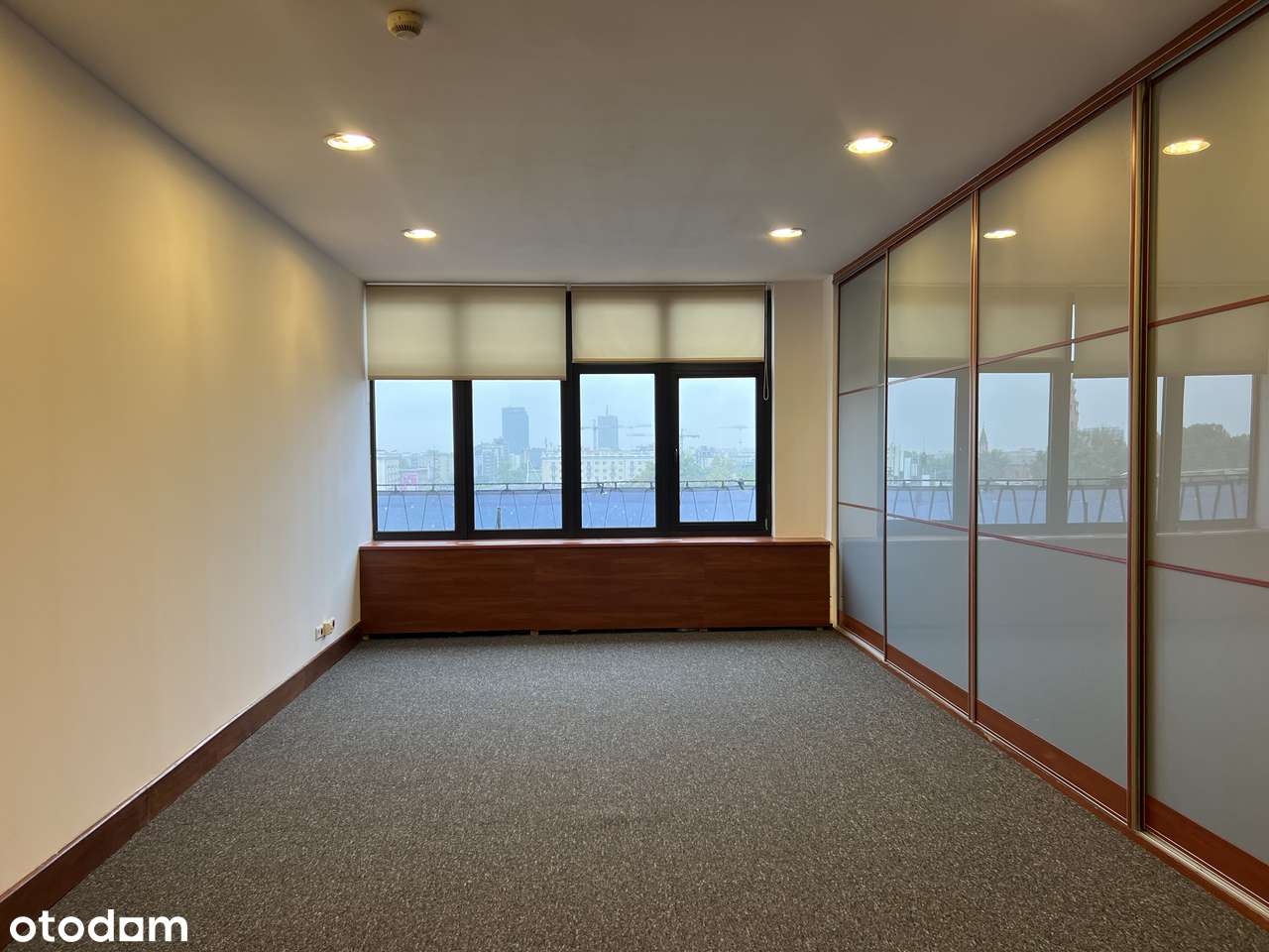 Do wynajęcia biuro/lokal usługowy  Al. Solidarności Kino Femina - Pełny obrazek: 4/4