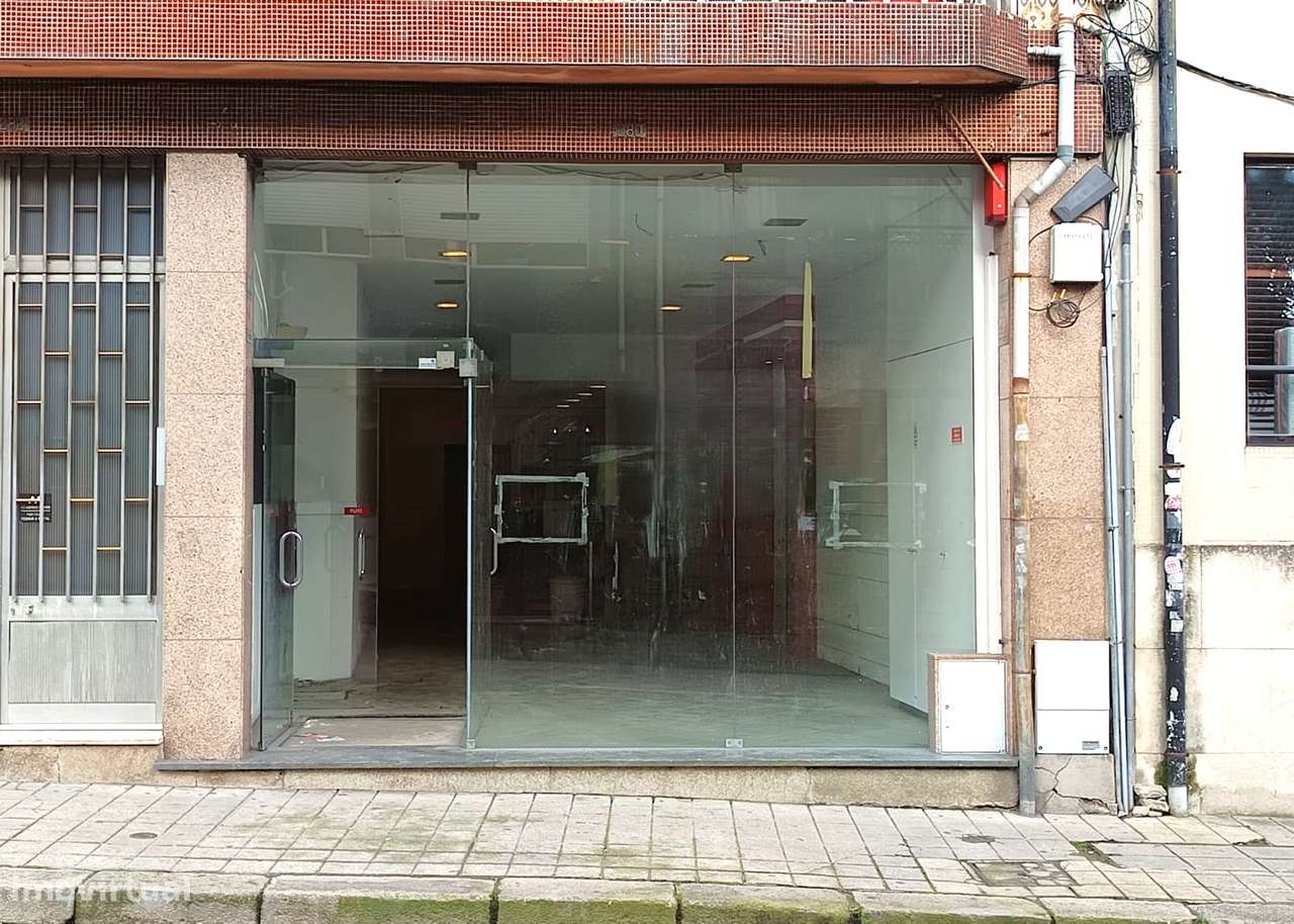 Loja p/ arrendar, à Boavista, com 150 m² – , Porto - Grande imagem: 3/23