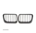 GRELHAS FRONTAIS DUPLAS PARA BMW E36 96-99 PRETO BRILHANTE - 3