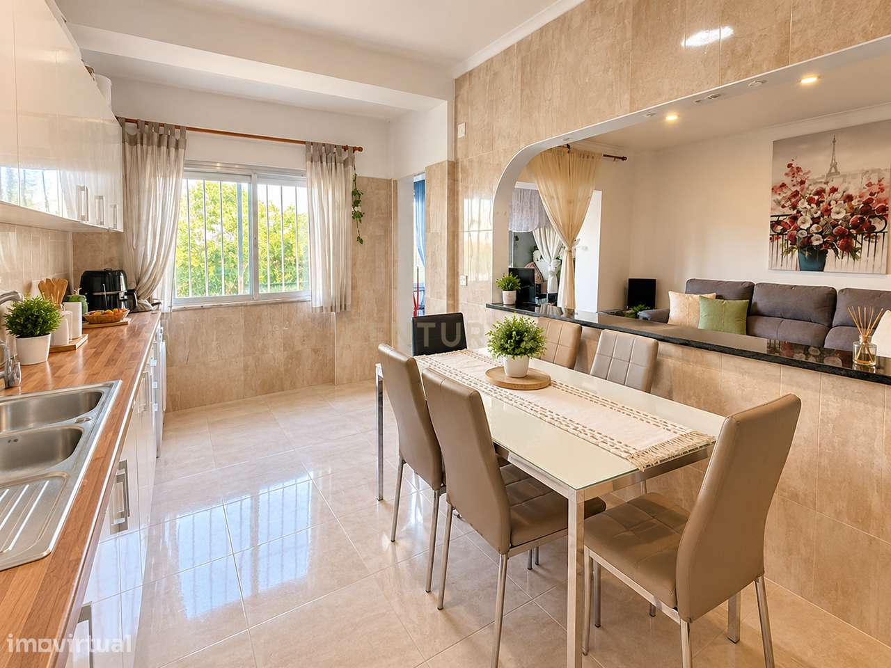 Apartamento  T2 renovado no Vale da Amoreira.-11