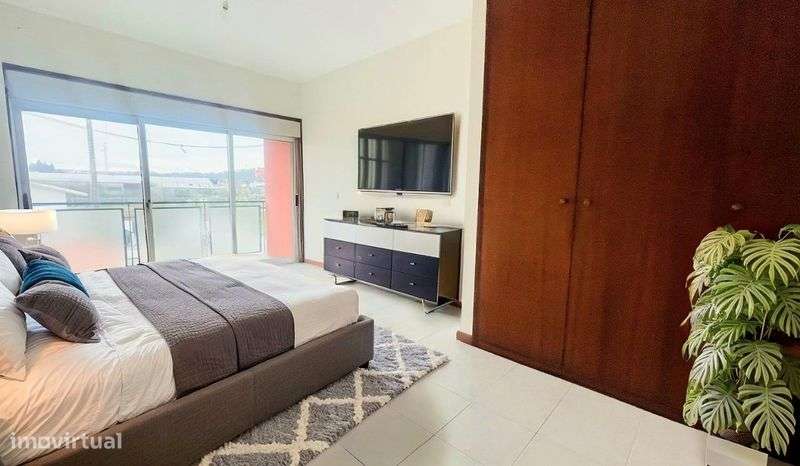 Vende se t2 c/suite 2 varandas lugar de garagem - Grande imagem: 5/12