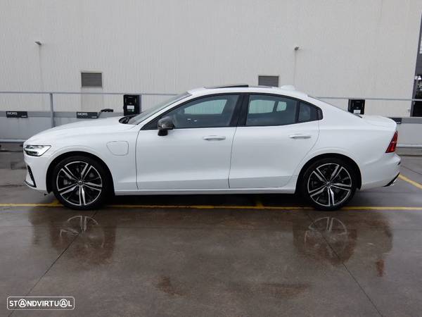 Volvo S60 2.0 T8 PHEV R-Design AWD - 2