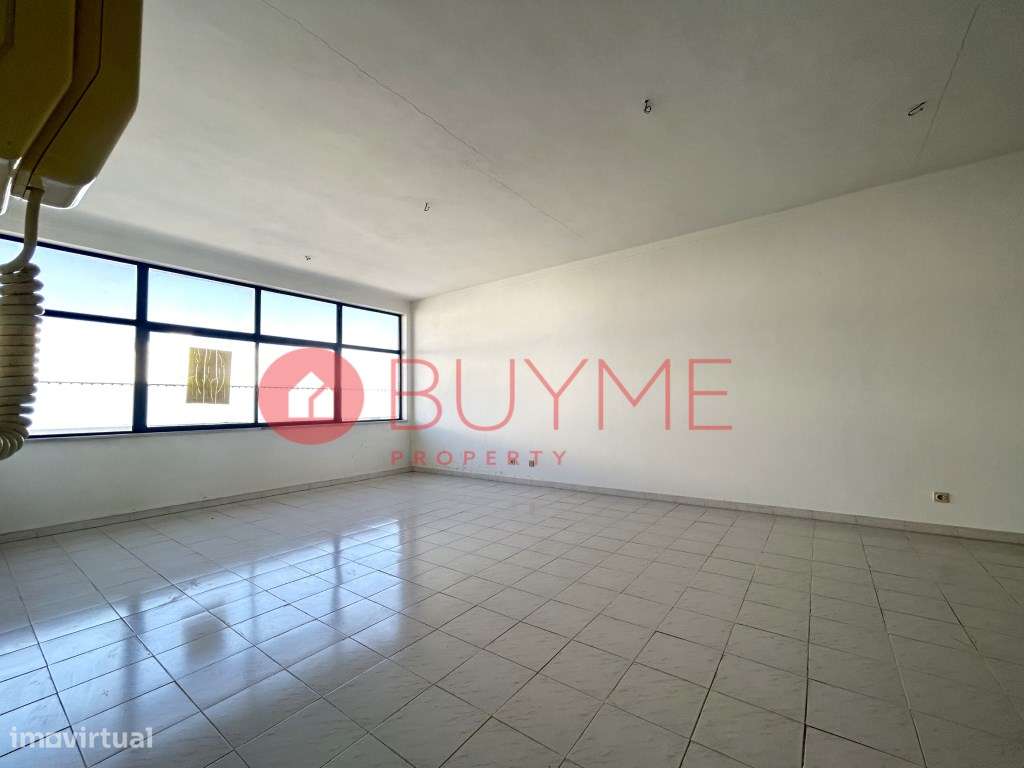 Escritório Funcional na Zona Industrial de Olhão - Grande imagem: 5/11