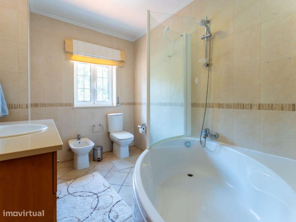 Moradia com Piscina, Jardim e Garagem no Nadadouro, Caldas da Rainha-12