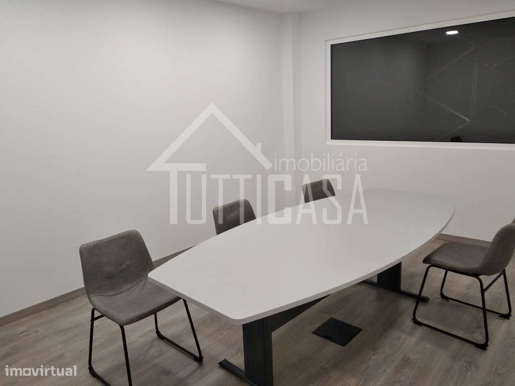 Armazém industrial em São Miguel de Alcainça-9