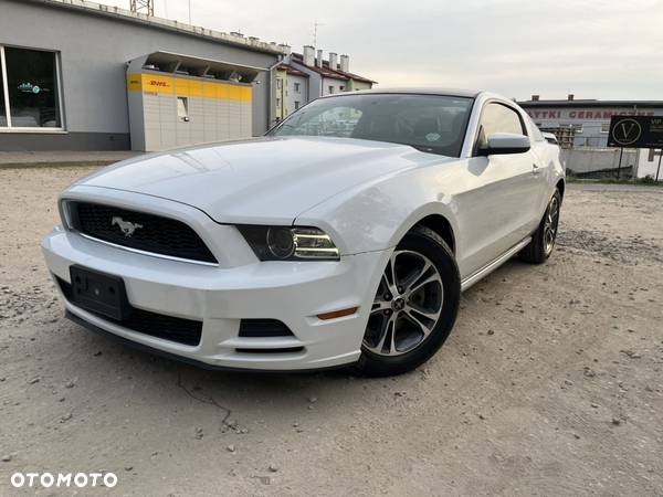 Ford Mustang 3.7 V6 Premium - 2