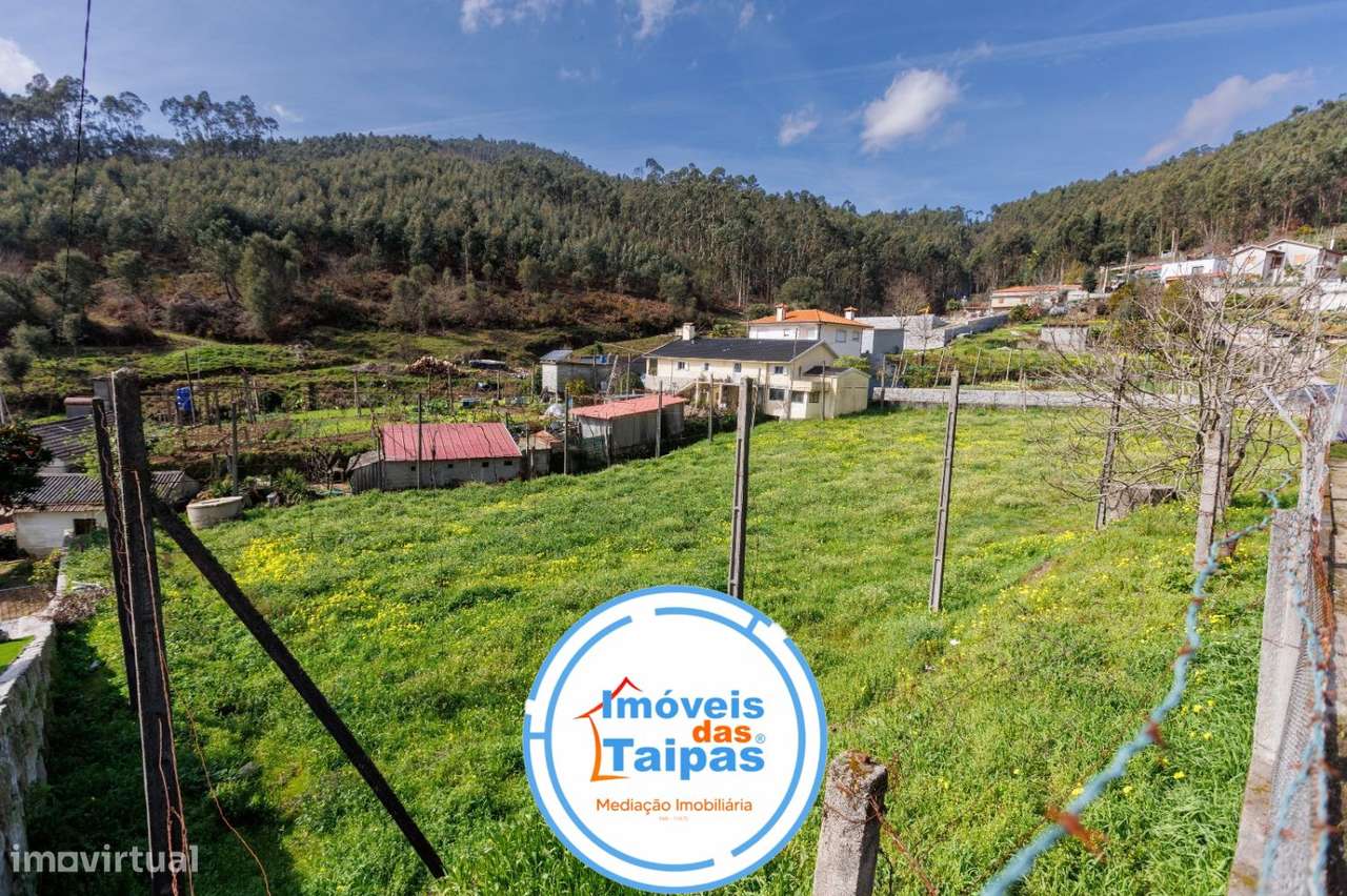 Vende-se terreno rústico com possibilidade de construção-9