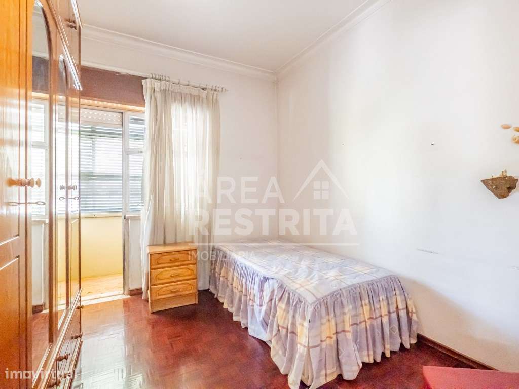 Excelente Apartamento T2 nas Paivas - Ótimo Potencial e Localização...-17