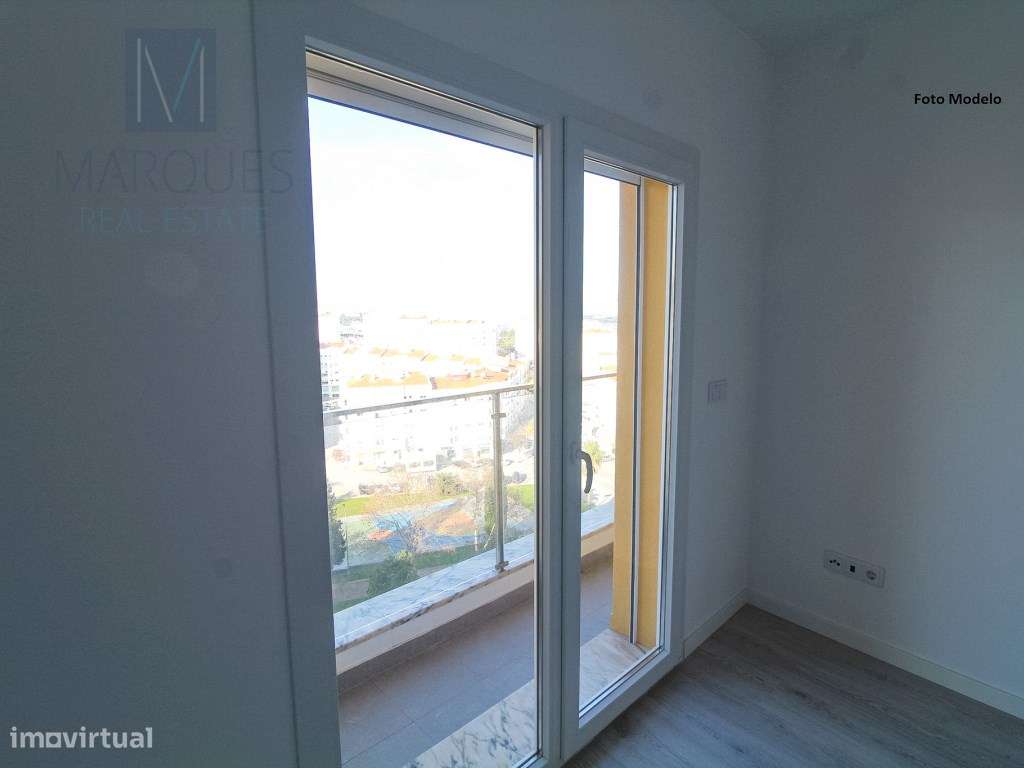 Apartamento T3 Duplex com Estacionamento e Arrumos em Vale Milhaços...-9