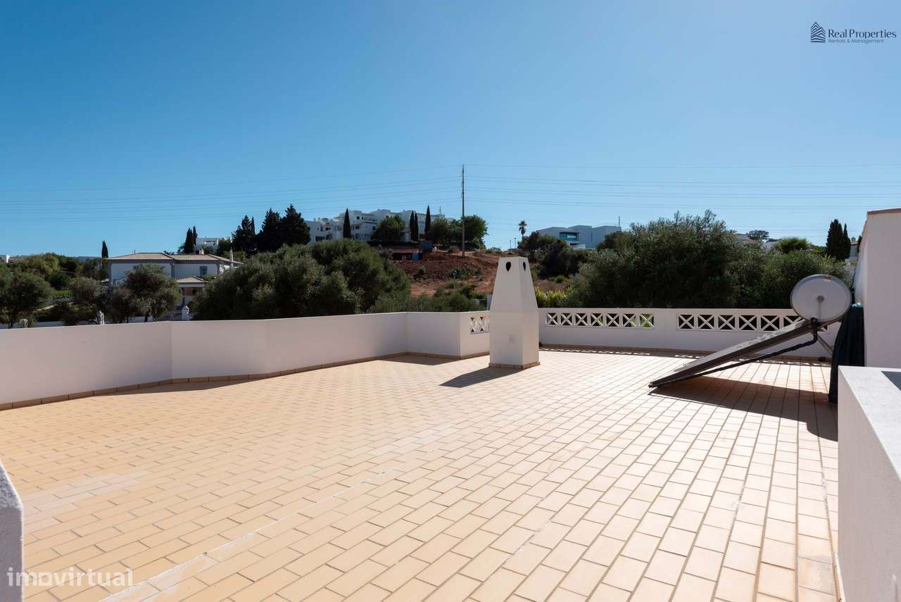 Moradia Térrea T4 Isolada em Albufeira – Um Refúgio de Luz, Conforto e-43