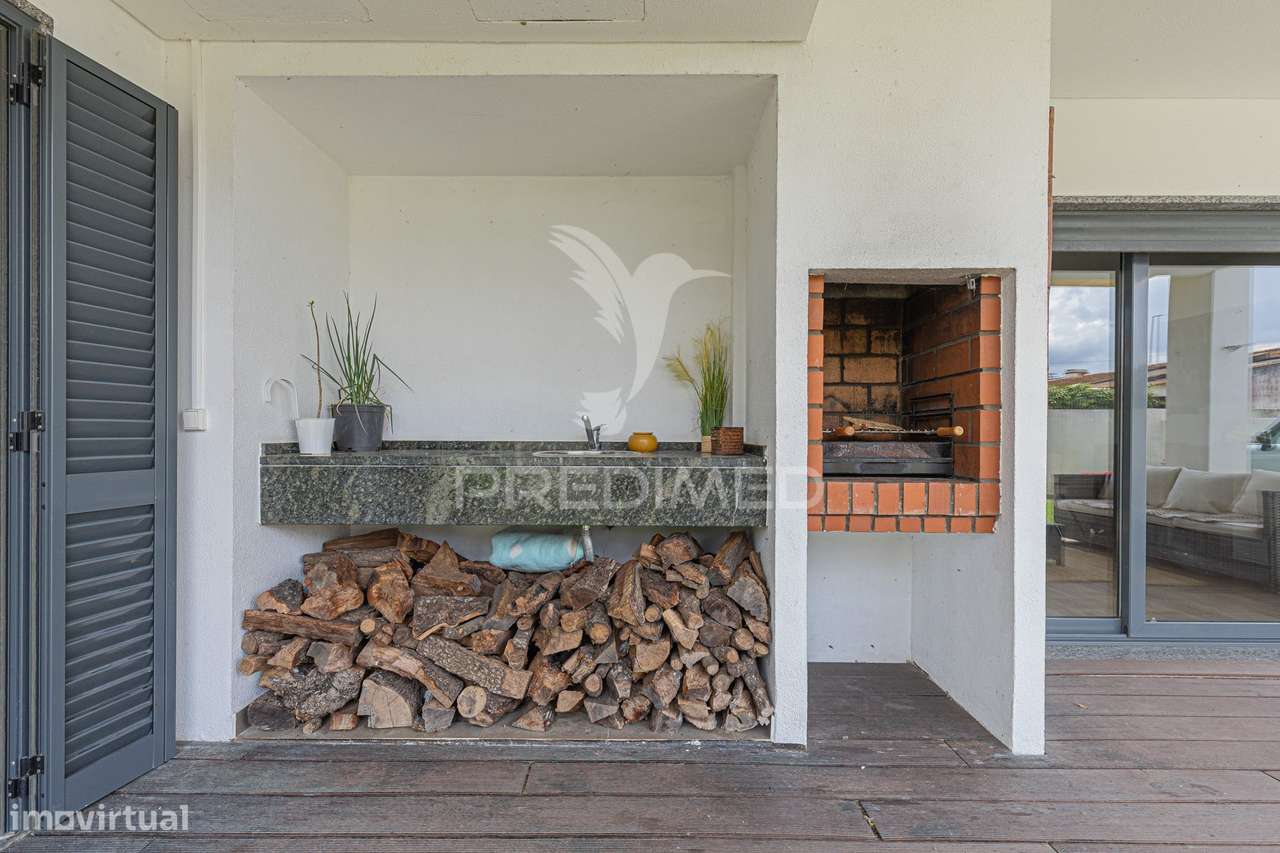 Moradia isolada, 2 pisos - Sto. Antônio da Charneca Barreiro - Grande imagem: 4/29