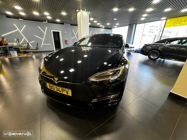 Tesla Model S - 4