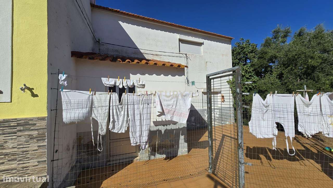 Oportunidade Única de Investimento | Quintinha com 5 Edifícios + 1.090 - Grande imagem: 2/21