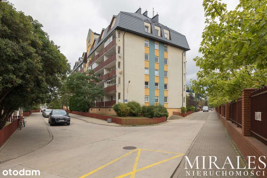 Wygodne mieszkanie z dużą jasną kuchnią i balkonem-9