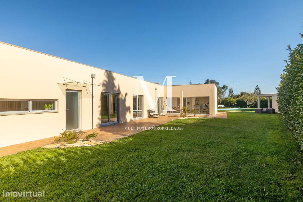 Famalicão | Propriedade T3+1 Térrea | 1.500 m² | Piscina | Jardim | LU-6
