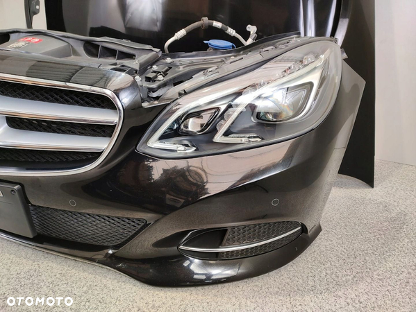 MERCEDES W212 LIFT PRZÓD BŁOTNIKI PAS LAMPY MASKA - 4