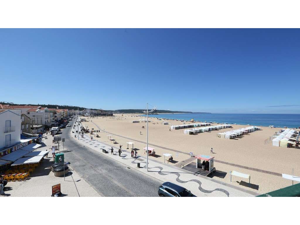 Apartamento T1 + Sotão em Primeira Linha de Mar na Nazaré-23