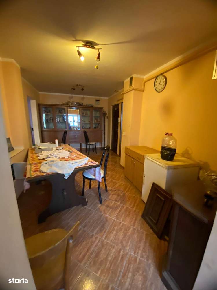 2 DECOMANDATE spatios, etajul 2, bloc 1985, centrala, Stefan cel Mare - Imagine principală: 3/14