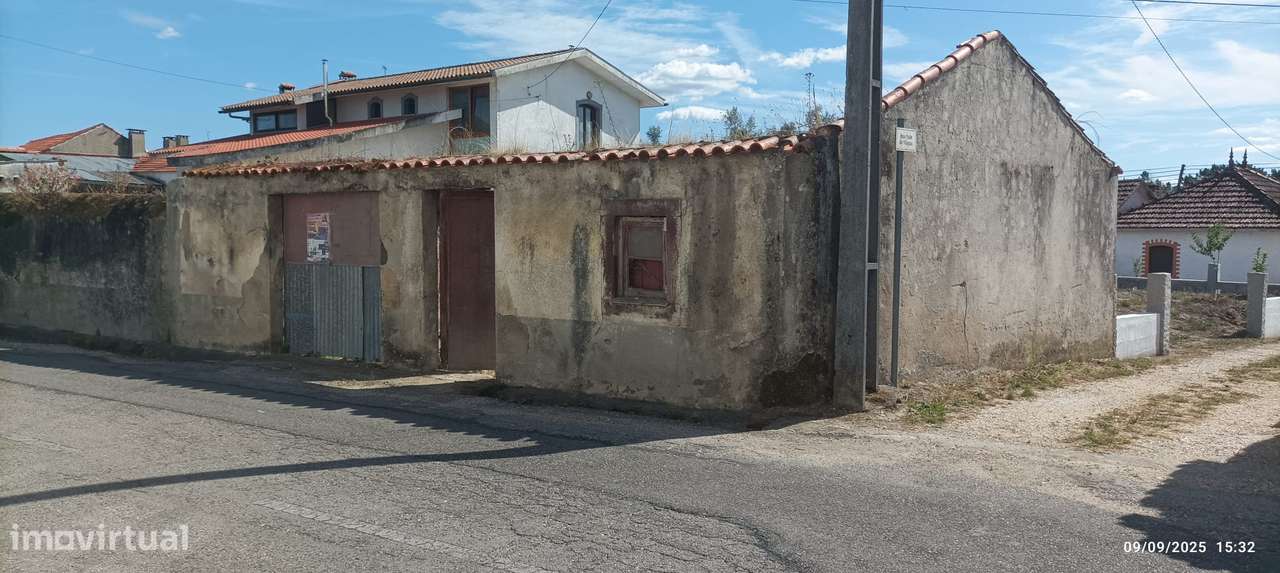 Casa para recuperar, com terreno, na Vendinha, Vila Nova de Poiares - Grande imagem: 2/3
