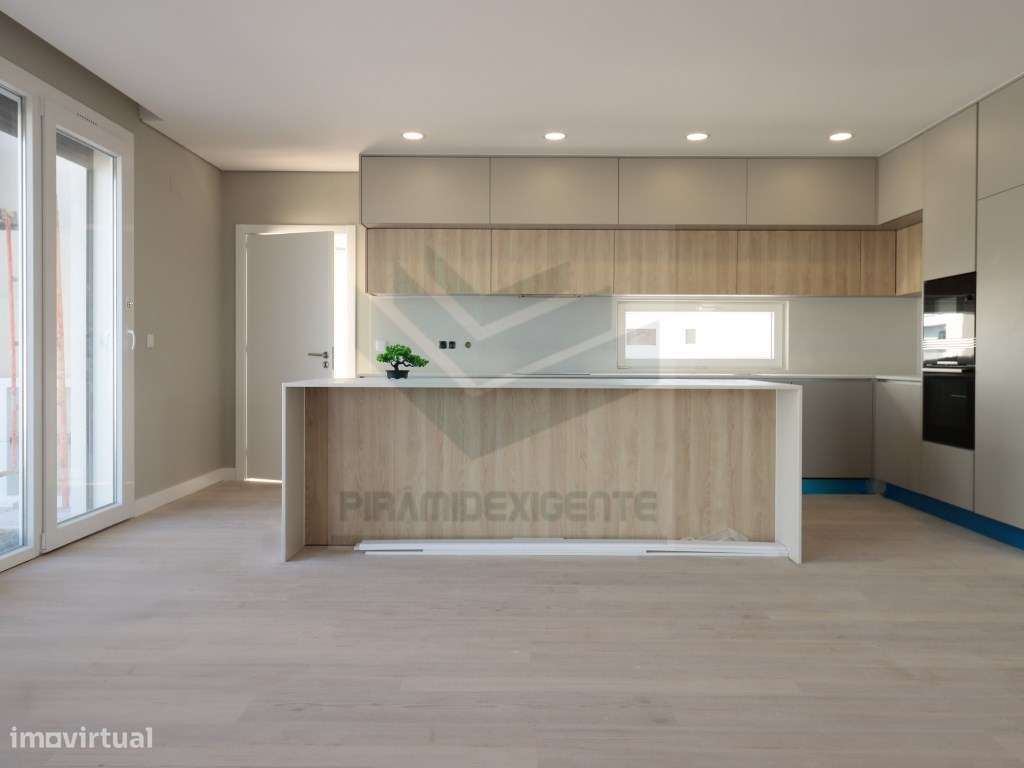 Moradia Isolada NOVA! Piscina Lavandaria Boas Áreas, Azeitão-9