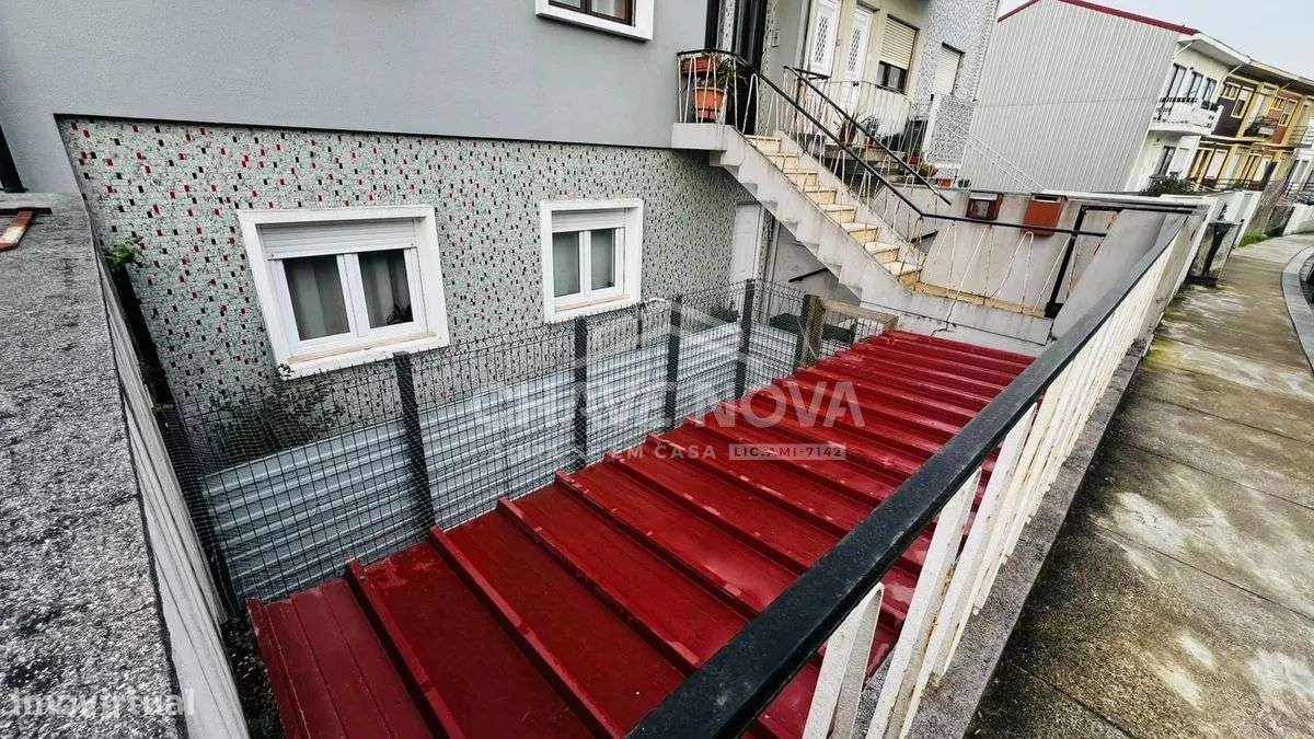 Andar Moradia T3 c/ Terraços, próximo Areosa no Porto-13