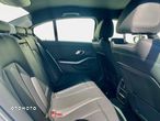 BMW Seria 3 320i M Sport - 14