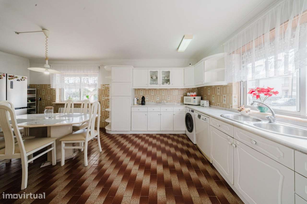 Moradia Independente T4 com Lote de 1.000 m2 em Fernão Ferro-27