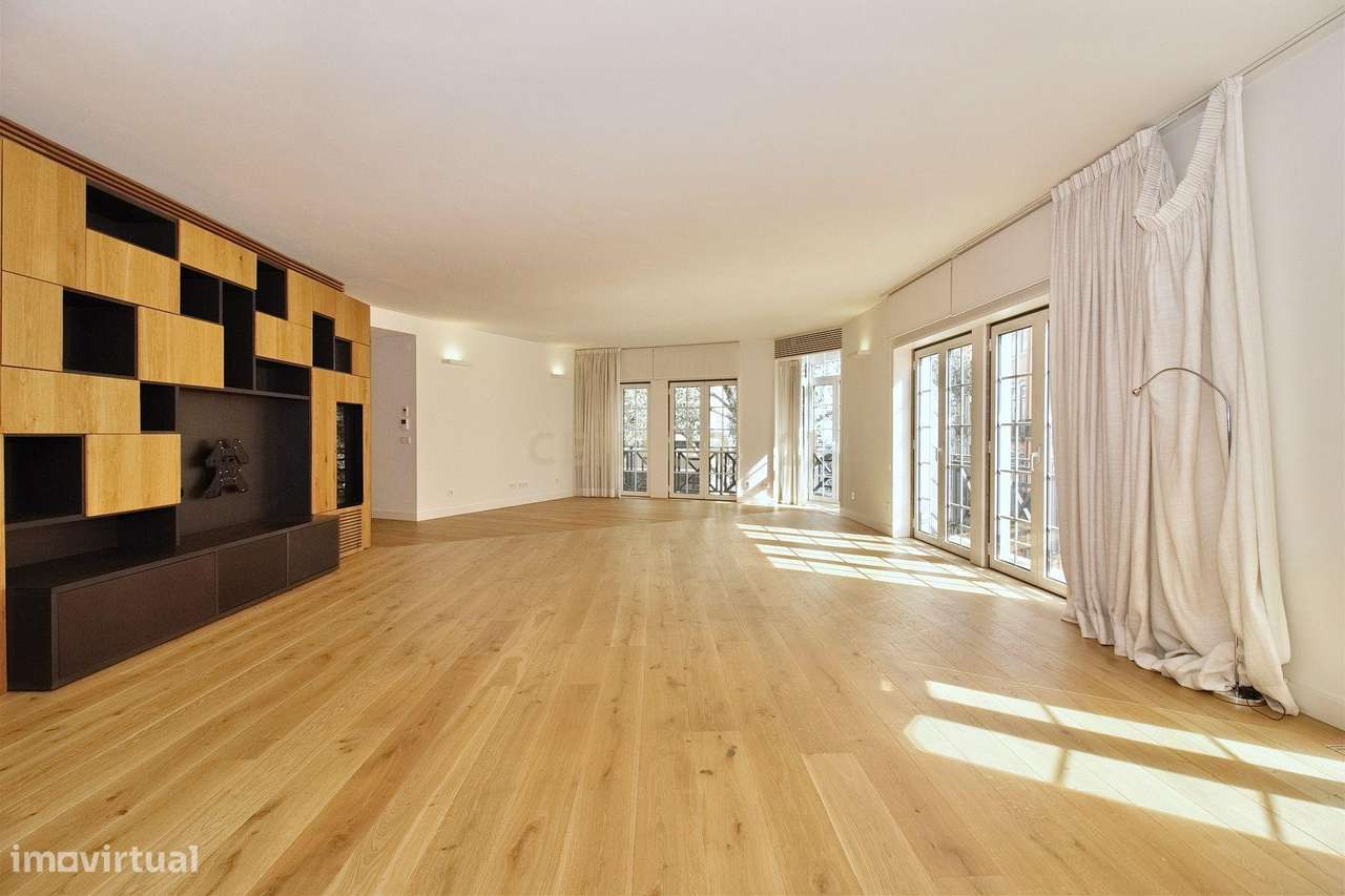 Apartamento T4+1 totalmente remodelado com Garagem no Príncipe Real - Grande imagem: 2/38