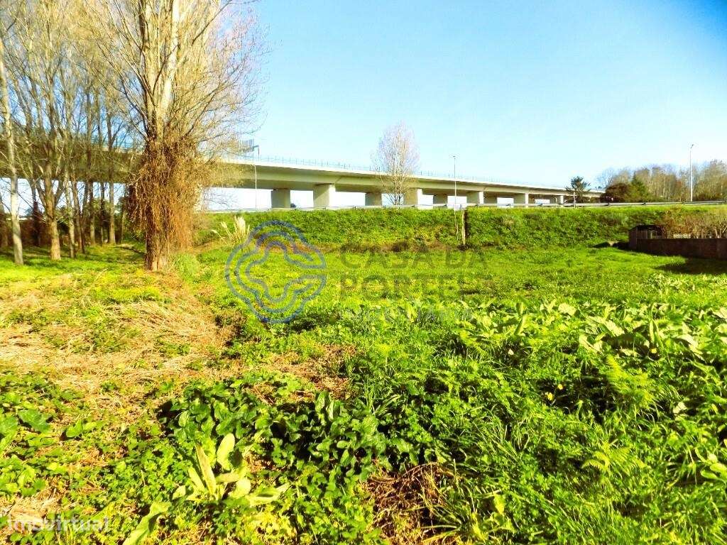 Terreno-Área 1738 M2, Com Excelentes Acessos-A1-Lisboa-Porto; A41 CREP - Grande imagem: 2/12