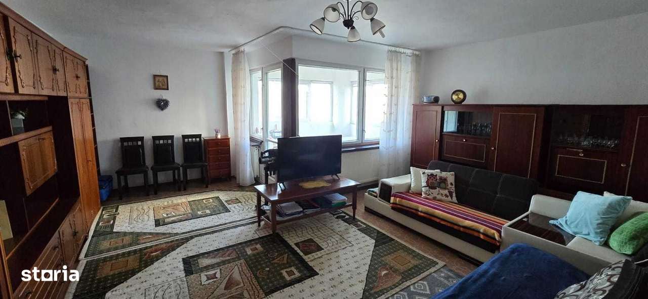 Apartament cu 3 camere decomandat - zona Florilor, cod 8266-0