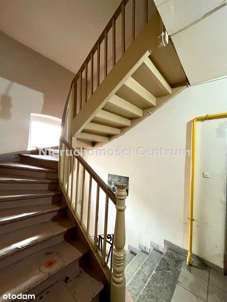 Duże mieszkanie w zabytkowej kamienicy w sercu miasta-9