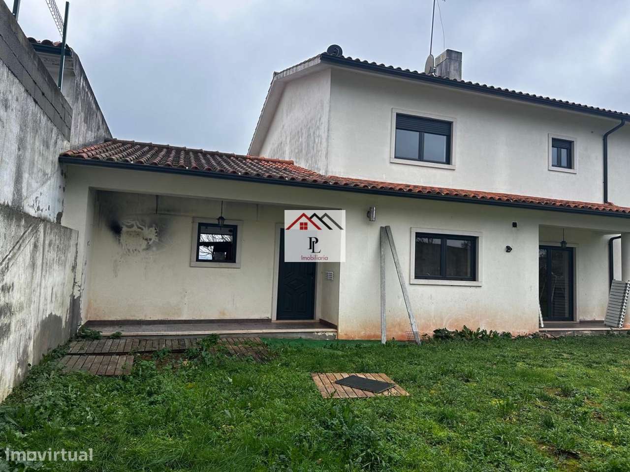 Moradia  T4 isolada inserida num lote de 700m2 em Penela  (V907MS)-10