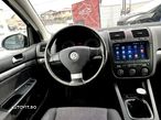 Volkswagen Golf - 10