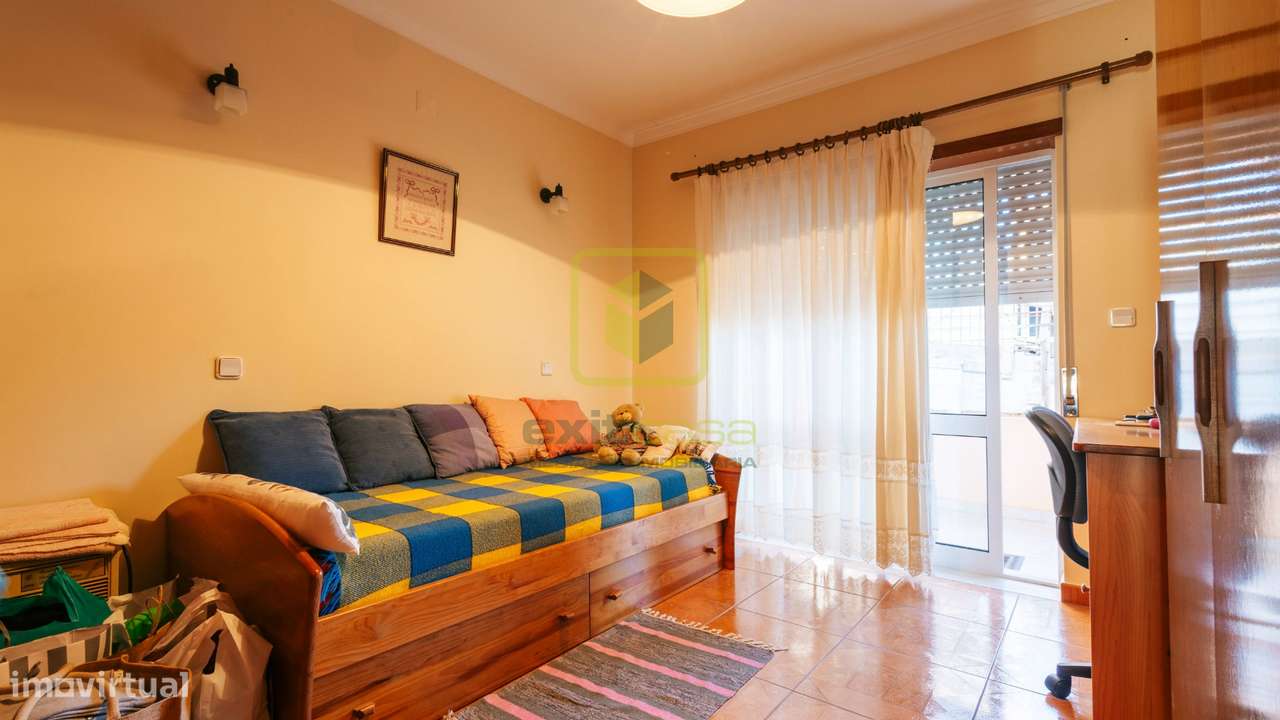 Moradia T3 Geminada-16