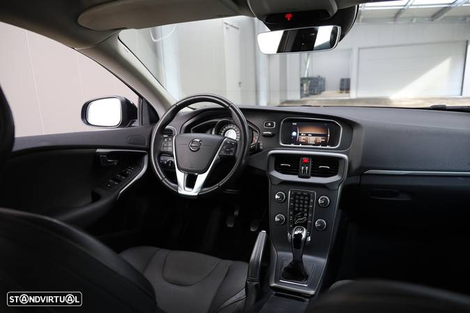 Volvo V40 Cross Country 2.0 D2 Momentum - 10