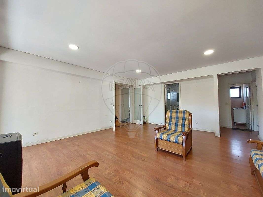 APARTAMENTO T3 RENOVADO NA AVENIDA DA LIBERDADE, BRAGA - Grande imagem: 5/22