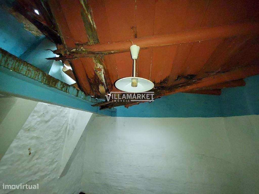 Moradia térrea de tipologia T2 +1 da banca situada em São Aleixo da Re-7